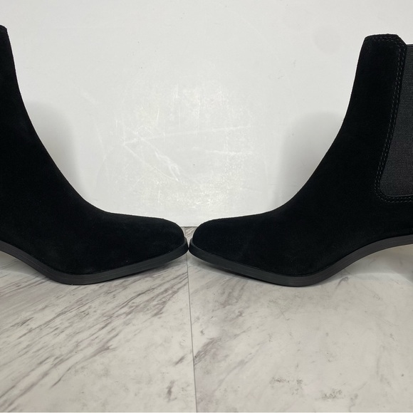 New! Steve Madden Rhiannon Black Suede Chelsea Bootie 7 1/2 M - Picture 6 of 14